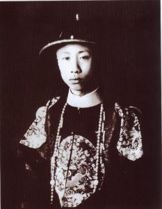 Pu Yi masa berumur 16 tahun. Imej dari Wikipedia.