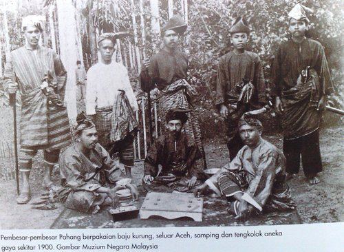 Sejarah baju Melayu yang dulunya dikenali sebagai baju 