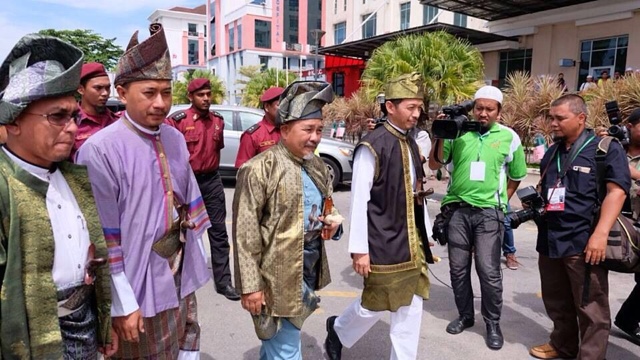 Sejarah baju Melayu yang dulunya dikenali sebagai baju ...