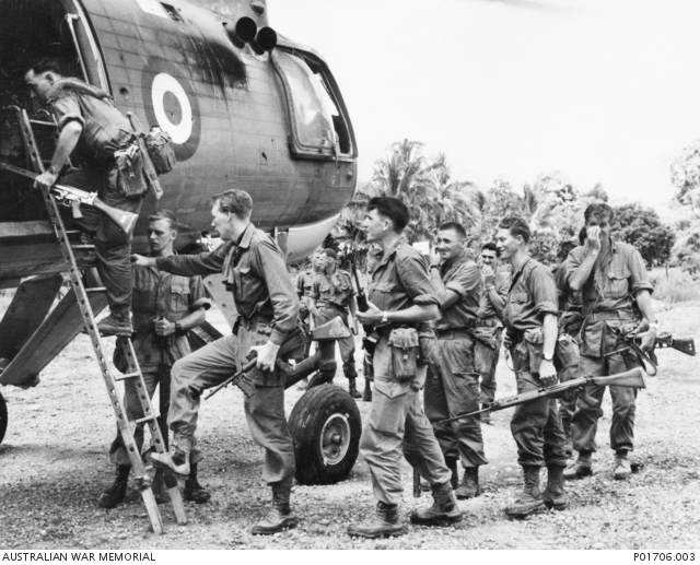 Tentera Rejimen Diraja Australia yang terlibat di Sarawak pada 1965. Imej dari Australian War Memorial 