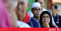 Apa orang kata waktu korang tengah beratur mengundi masa PRU-14 ni?